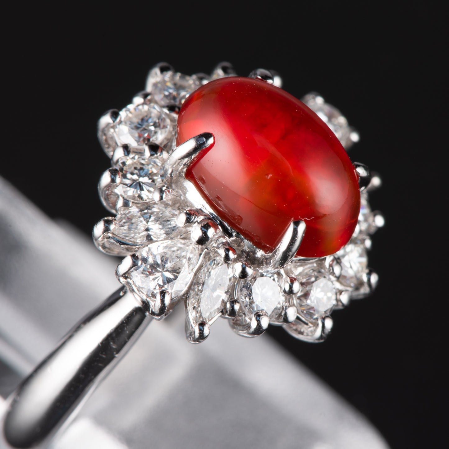 ハロー メキシコオパールxダイヤモンド プラチナリング MO: 1.87 ct D: 1.03ct Pt900