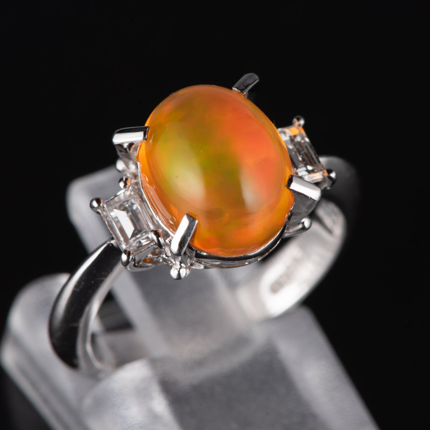 スリーストン メキシコオパールxダイヤモンド プラチナリング MO: 3.21 ct D: 0.3ct Pt900