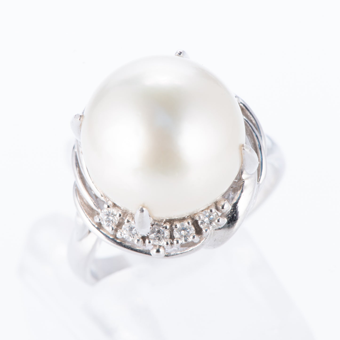 12mm 南洋パールプラチナリング 12.6mm D:0.18ct Pt900