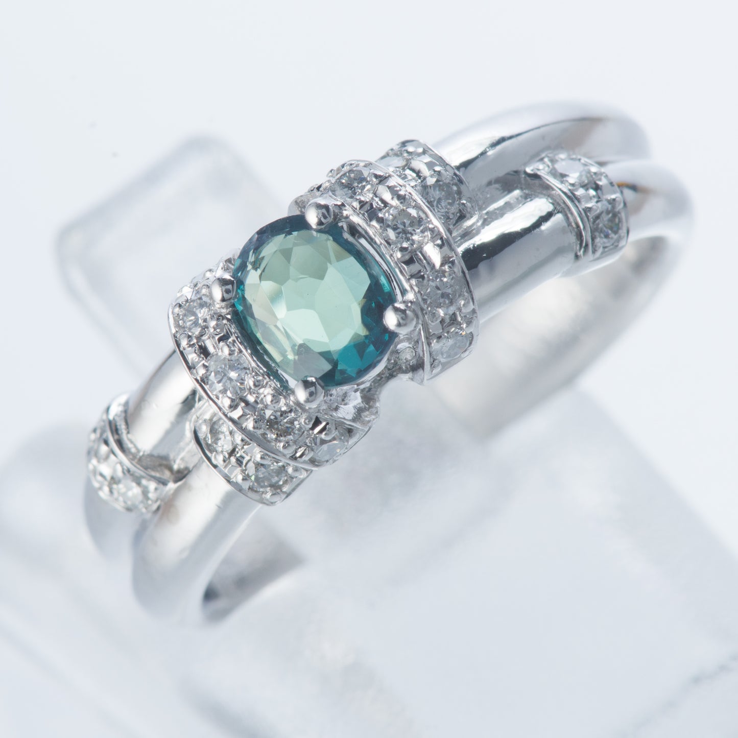 アレキサンドライトxダイヤモンド プラチナリング Al: 0.38 ct D: 0.18ct Pt900