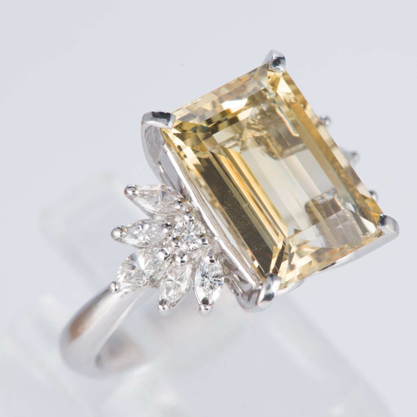 ベリルxダイヤモンド プラチナリング B: 6.17 ct D: 0.63ct Pt900