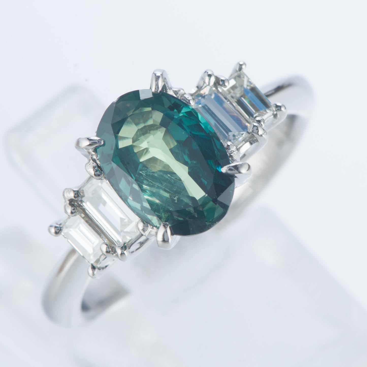ステップ アレキサンドライトxダイヤモンド プラチナリング Al: 1.73 ct D: 0.37ct Pt900