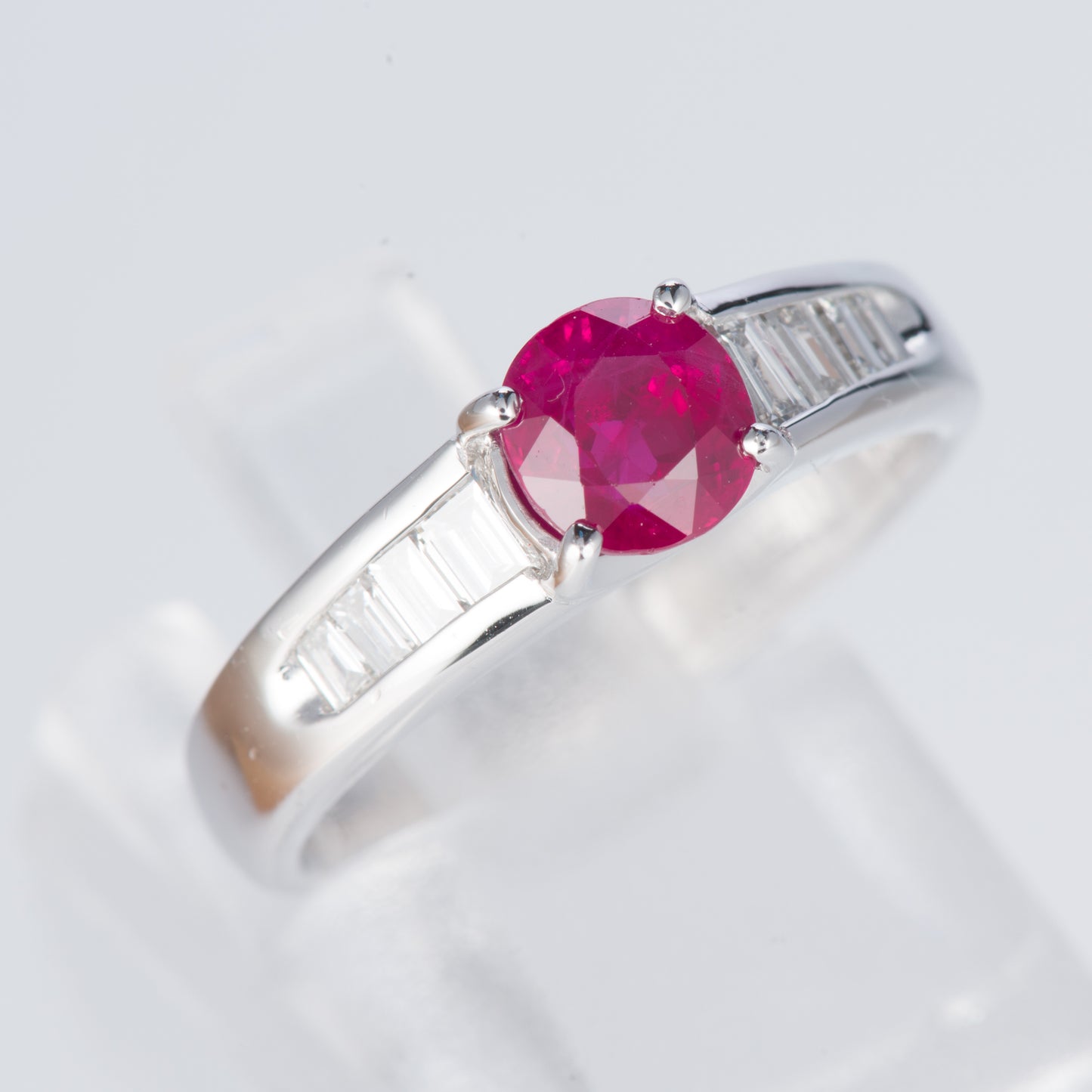 ルビーxダイヤモンド プラチナリング R: 1.07 ct D: 0.3ct Pt900