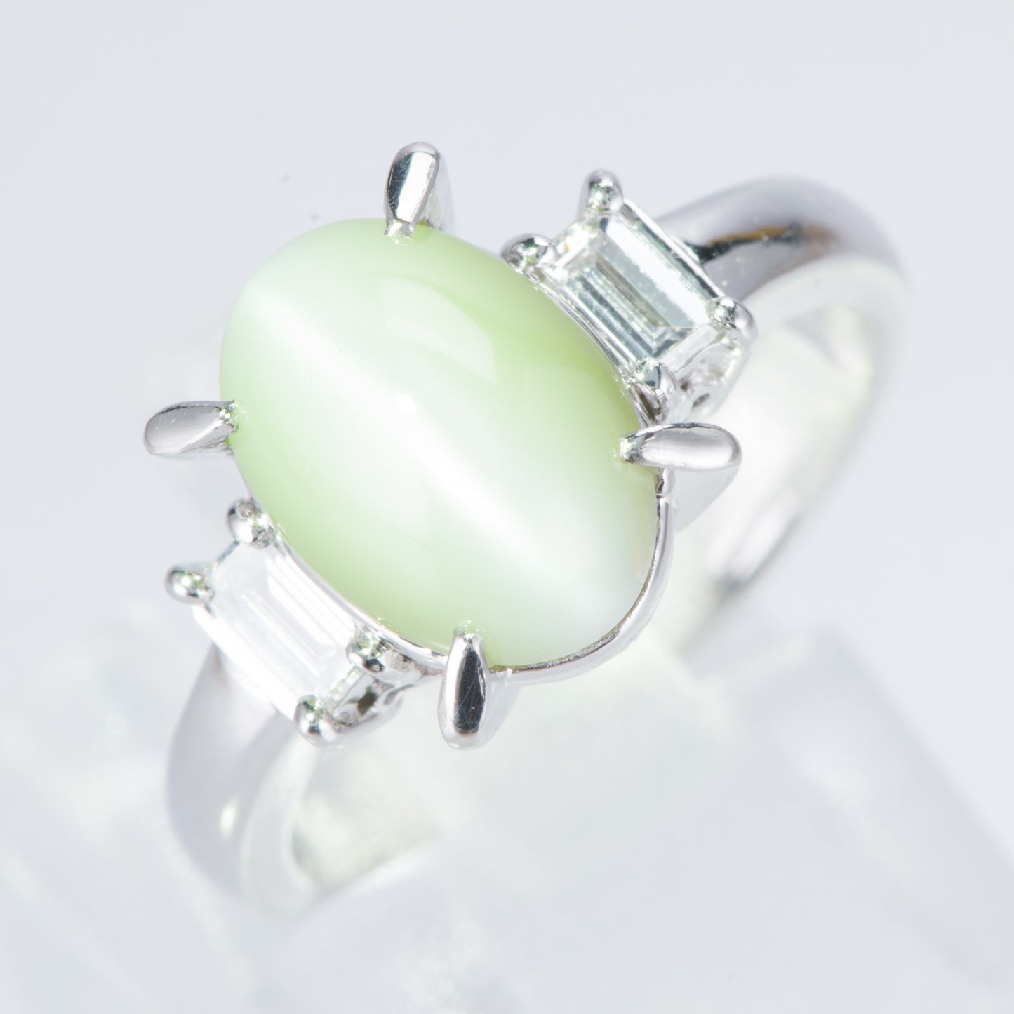 スリーストーン キャッツアイxダイヤモンド プラチナリング C: 4.62 ct D: 0.25ct Pt900