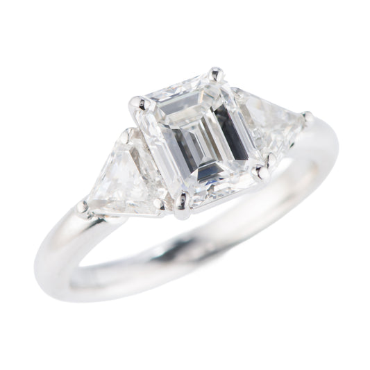 スリーストーン Fカラー インターナリーフローレス ダイヤモンド プラチナリング D: 1.59ct 0.70ct Pt950