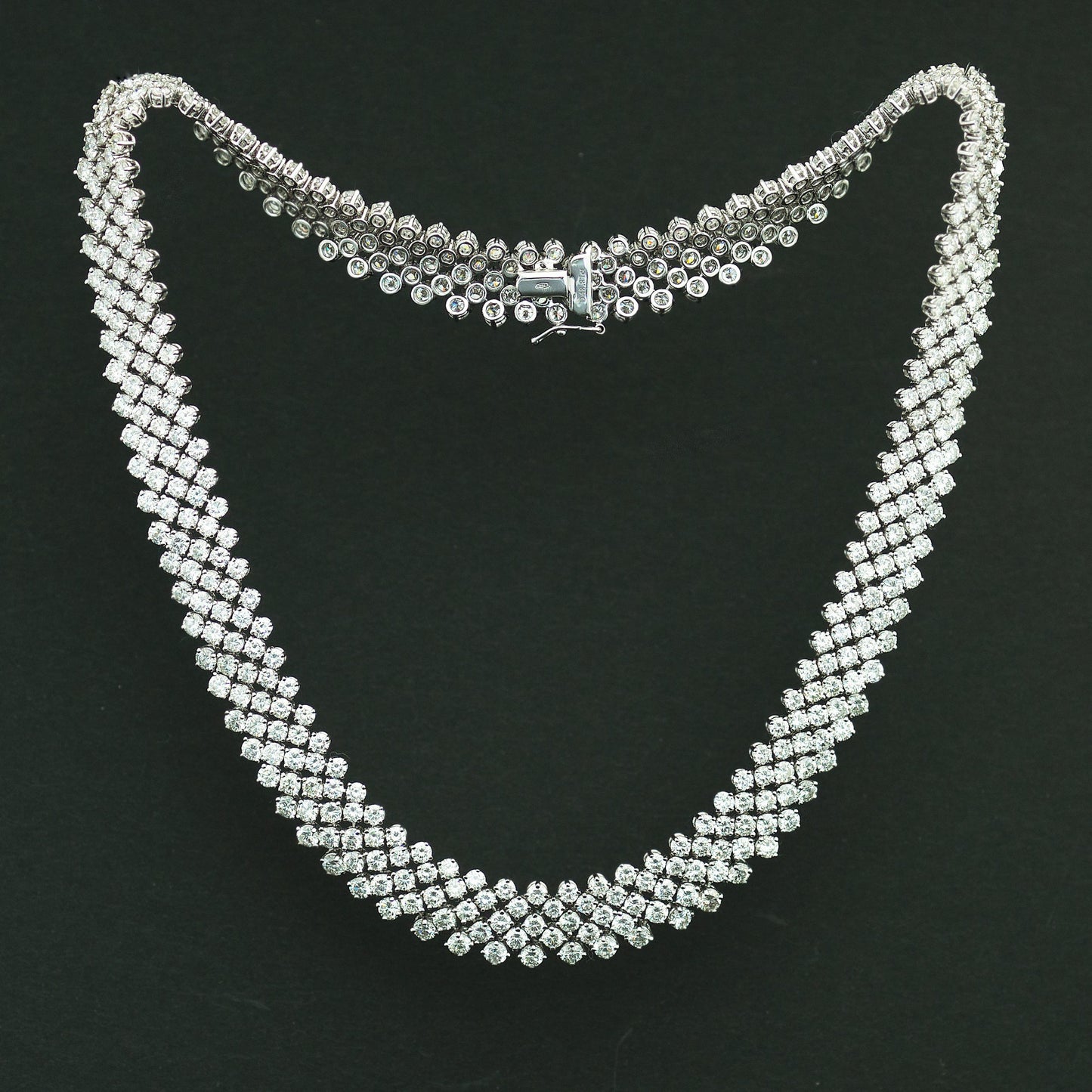 50ct弱 ホワイトゴールドダイヤモンドネックレス(ダイヤモンド48.87ct K18WG)