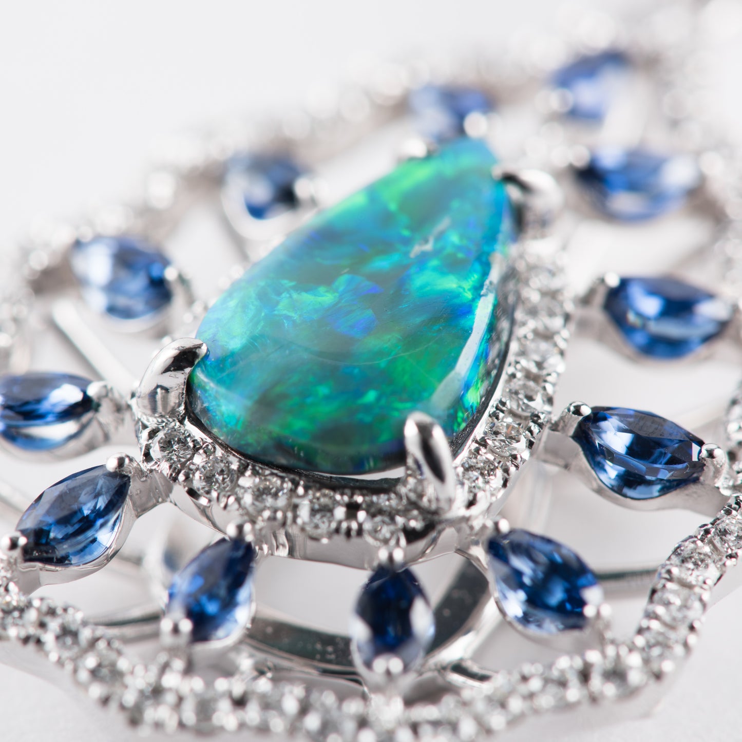 ブラックオパール×サファイア×ダイヤモンドペンダント (BO:2.57ct S:1.63 D:1.08ct Pt900/K18WG))