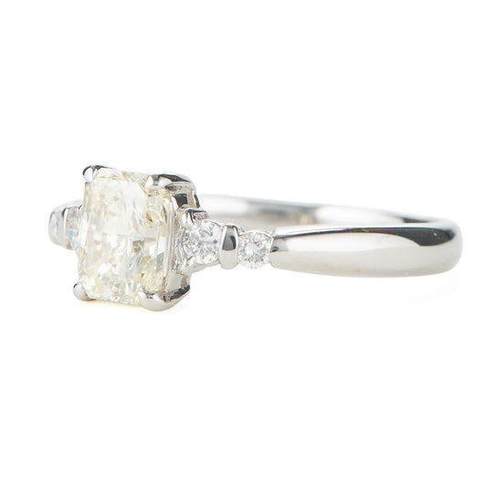 ライトイエローダイヤモンドダイヤモンド プラチナリング D: 1.021ct D: 0.11ct Light yellow VS2 Pt900 CGL