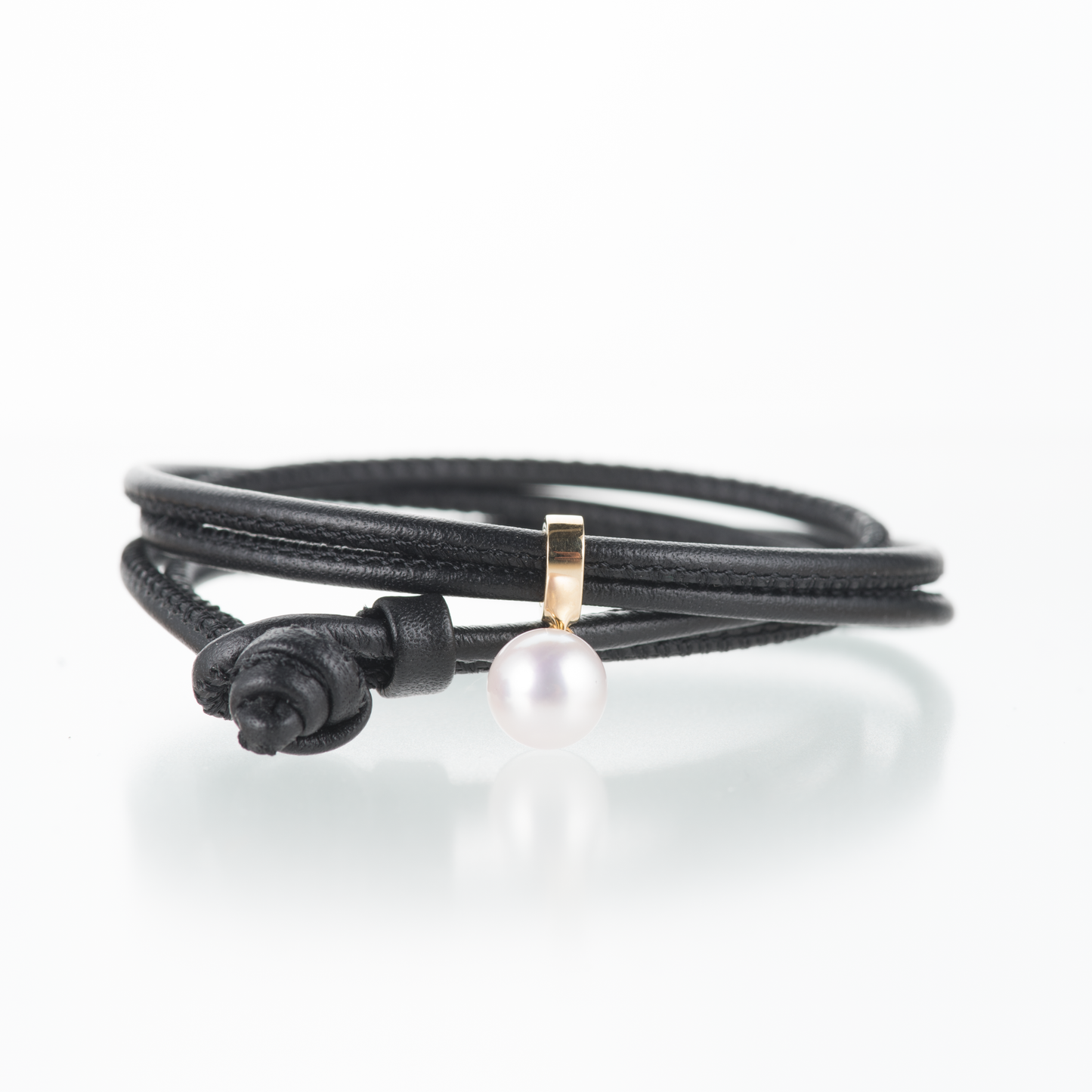 アコヤ真珠のレザーブレスレット イエローゴールドK18YG ブラックカラー