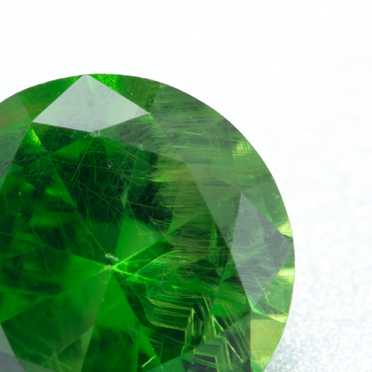 0.76ct, デマントイドガーネット ラウンド ルース, GIA ホーステイルインクルージョン