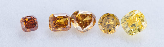 カラーダイヤモンドの色の評価に関して  02 -オレンジイエローとオレンジーイエローの違い-