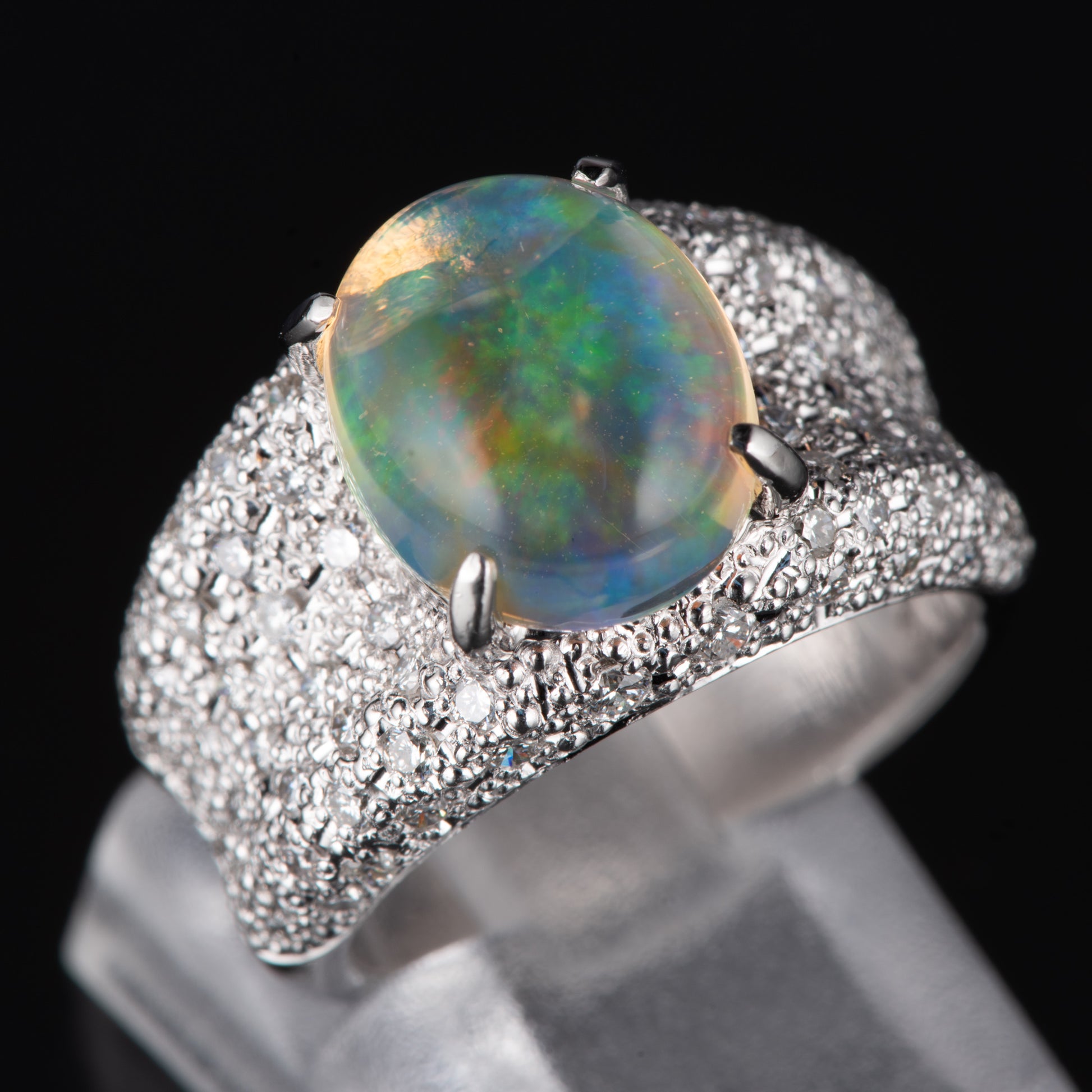 パヴェ メキシコオパールxダイヤモンド プラチナリング MO: 3.12 ct D: 0.93ct Pt900