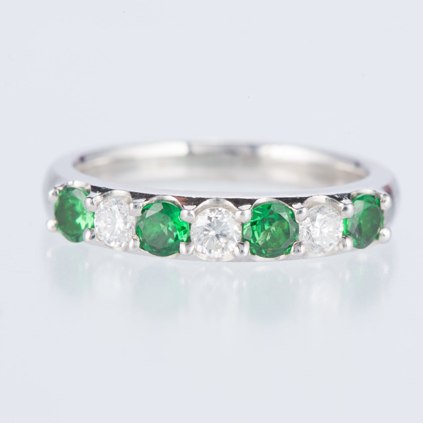 ラインリング グリーンガーネット x ダイヤモンド プラチナリング GG: 0.47 ct D: 0.26ct Pt900