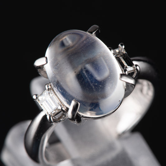 スリーストン ブルームーンxダイヤモンド プラチナリング Bm: 4.73 ct D: 0.3ct Pt900