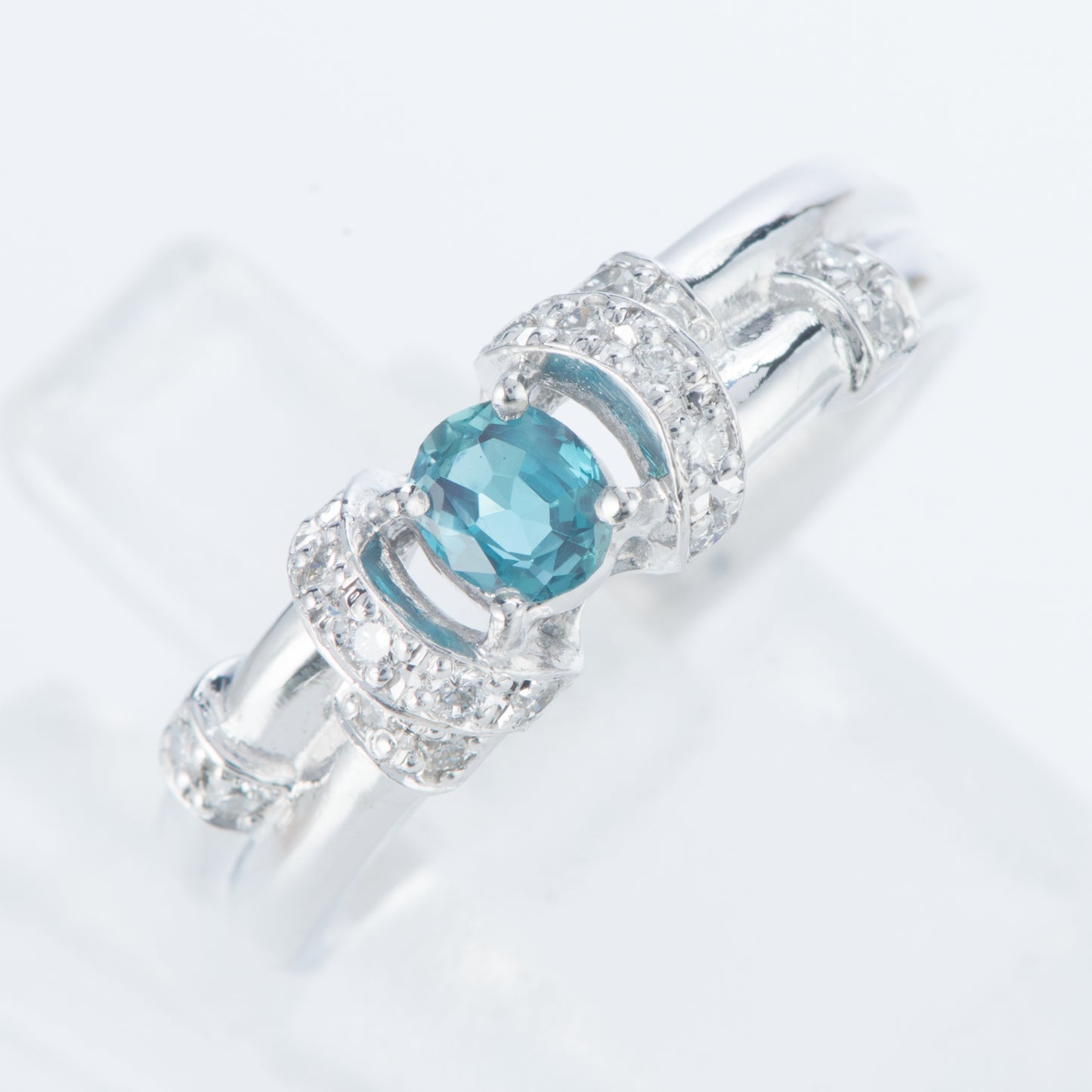 アレキサンドライトxダイヤモンド プラチナリング Al: 0.23 ct D: 0.13ct Pt900