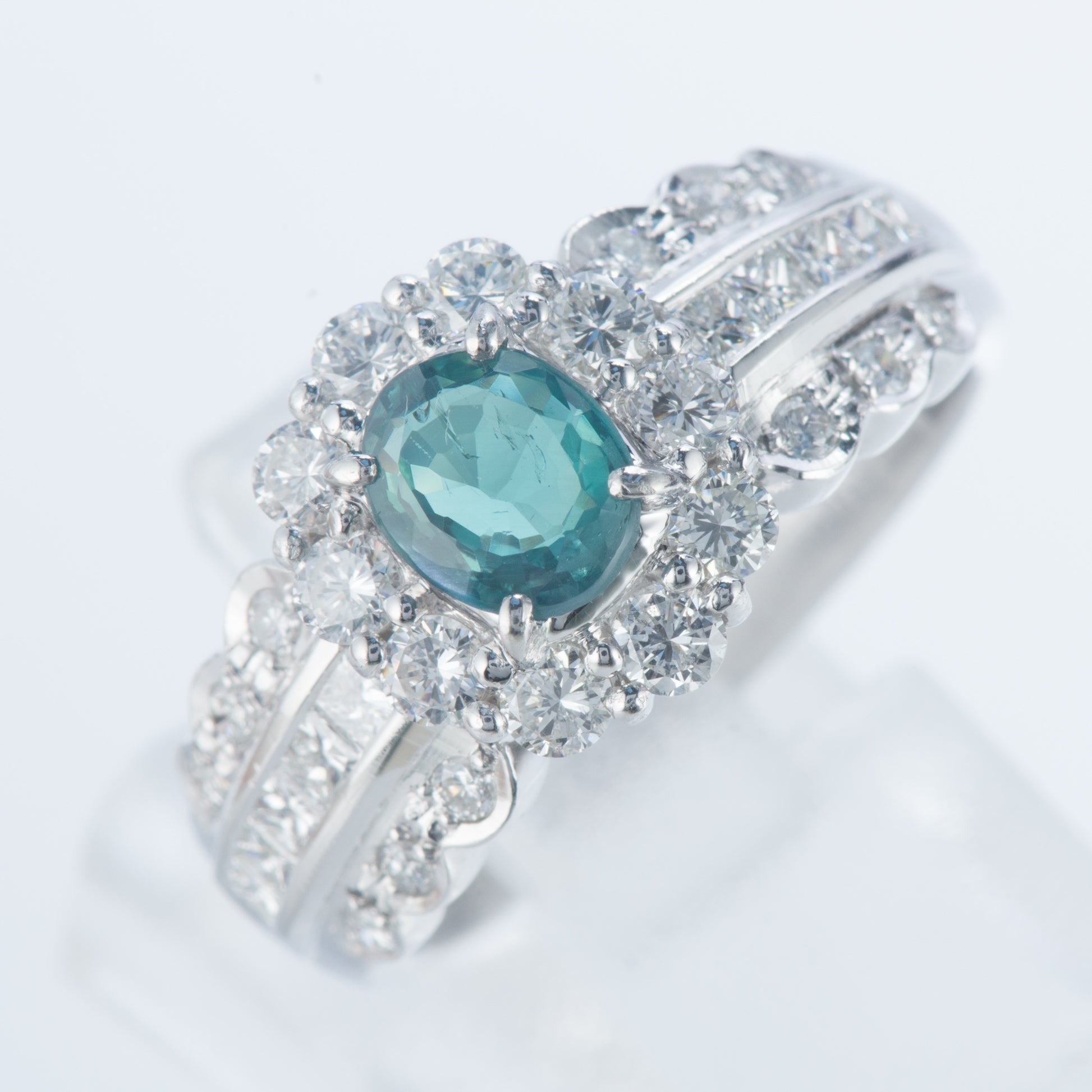 スプレンダー アレキサンドライトxダイヤモンド プラチナリング (Al: 0.8 ct D: 0.85ct Pt900)