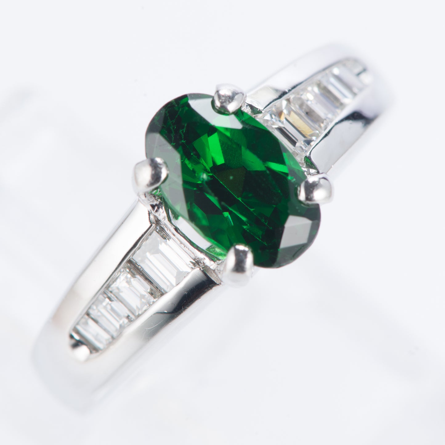 グリーンガーネットxダイヤモンド プラチナリング GG: 1.46 ct D: 0.37ct Pt900