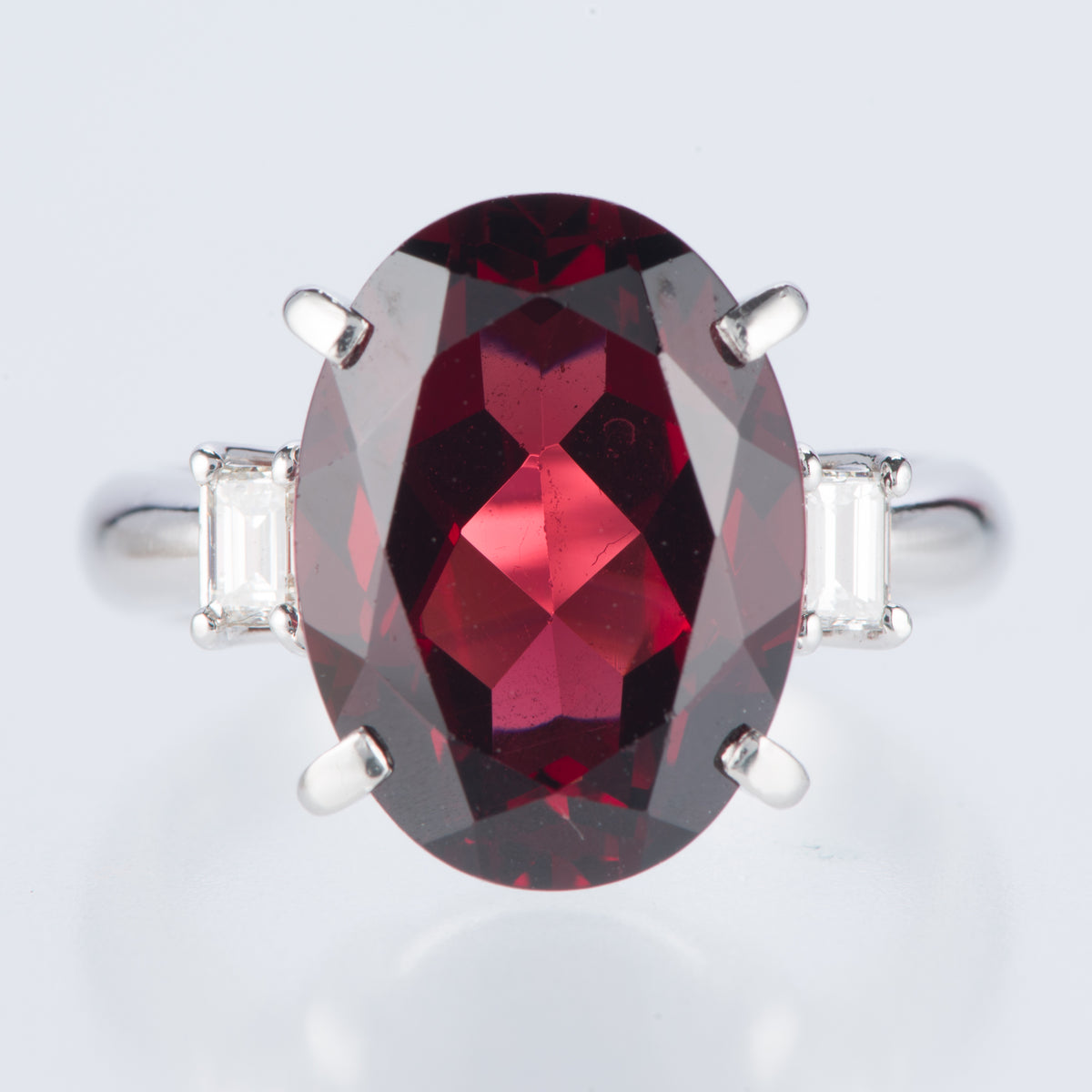 スリーストーン ガーネット x ダイヤモンド プラチナリング G: 9.08 ct 