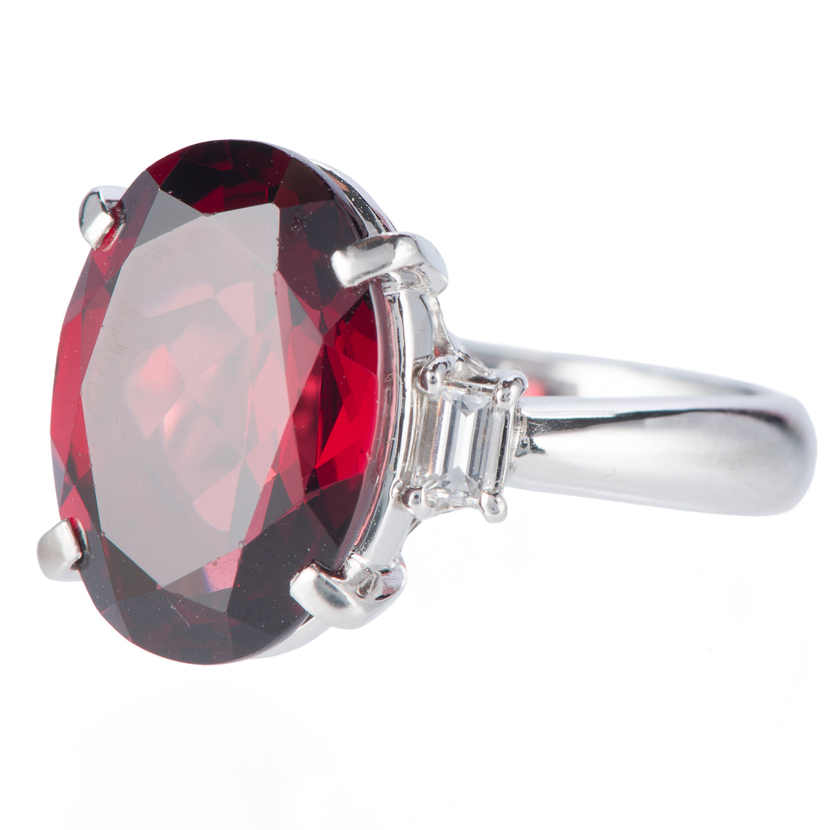 スリーストーン ガーネット x ダイヤモンド プラチナリング G: 9.08 ct D: 0.28ct Pt900
