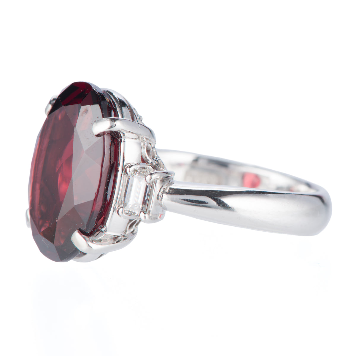 スリーストーン ガーネット x ダイヤモンド プラチナリング G: 9.08 ct D: 0.28ct Pt900