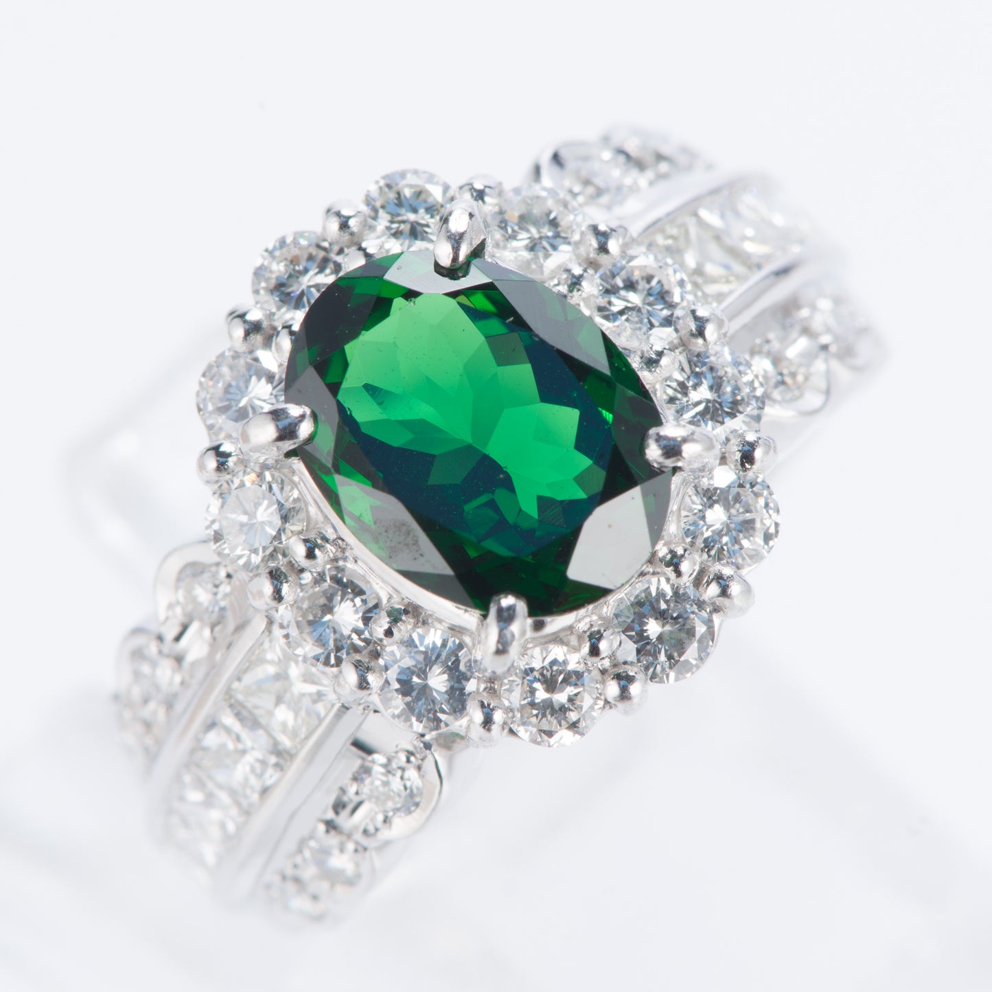 グリーンガーネットxダイヤモンド プラチナリング GG: 2.33 ct D: 1.3ct Pt900