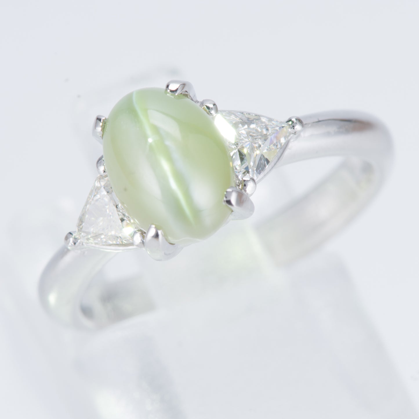 スリーストーン キャッツアイxダイヤモンド プラチナリング C: 2.8 ct D: 0.39ct Pt900