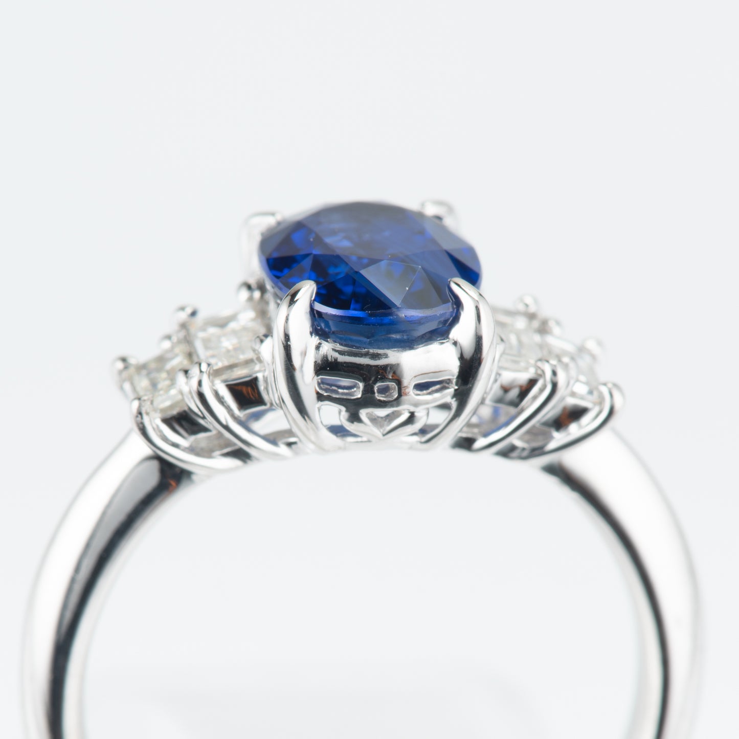 サファイアxダイヤモンド プラチナリング S: 2.05 ct D: 0.36ct Pt900 GIA