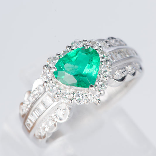 エメラルドxダイヤモンド プラチナリング E: 0.8 ct D: 0.65ct Pt900