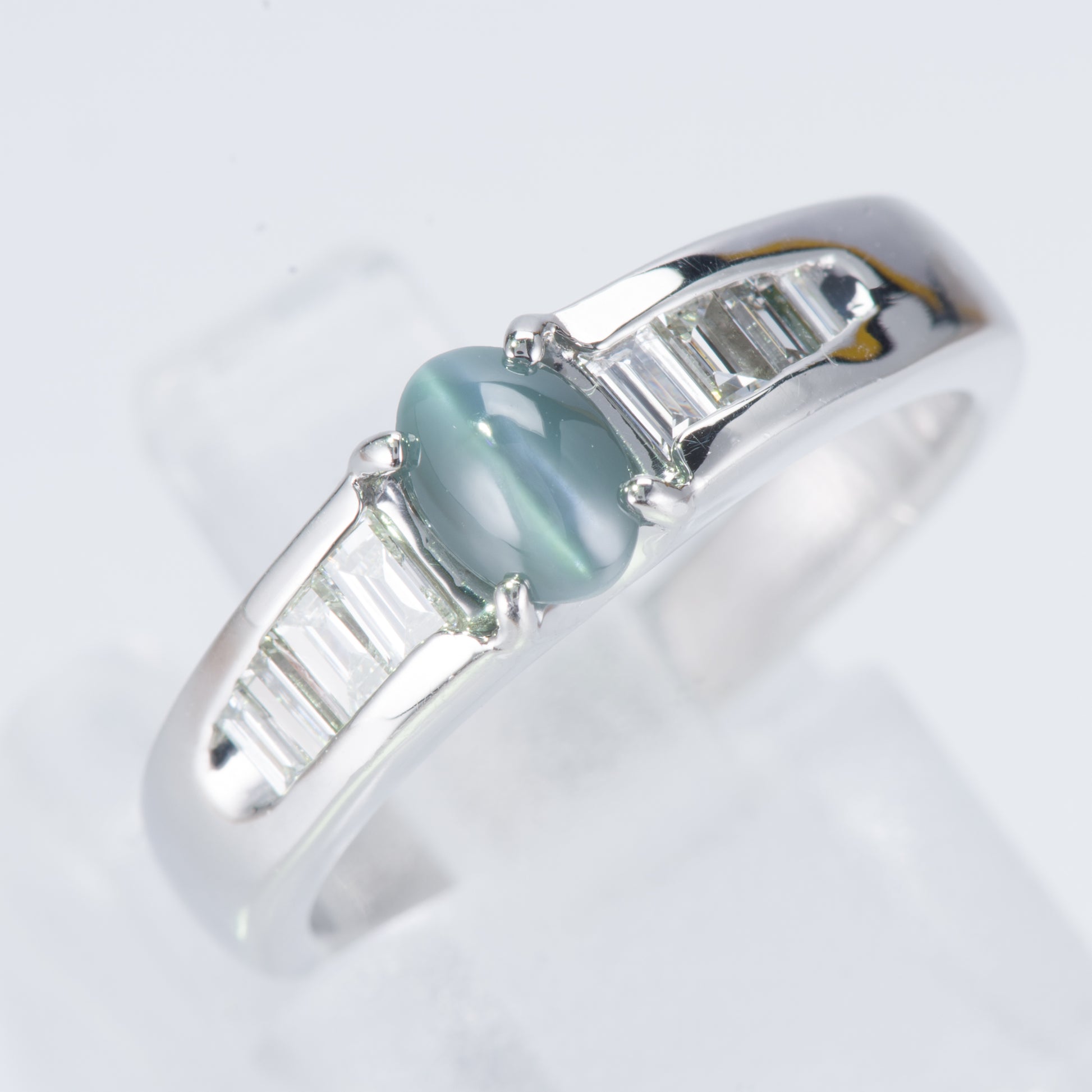 サイドダイヤモンド キャッツアイxダイヤモンド プラチナリング C: 0.62 ct D: 0.3ct Pt900