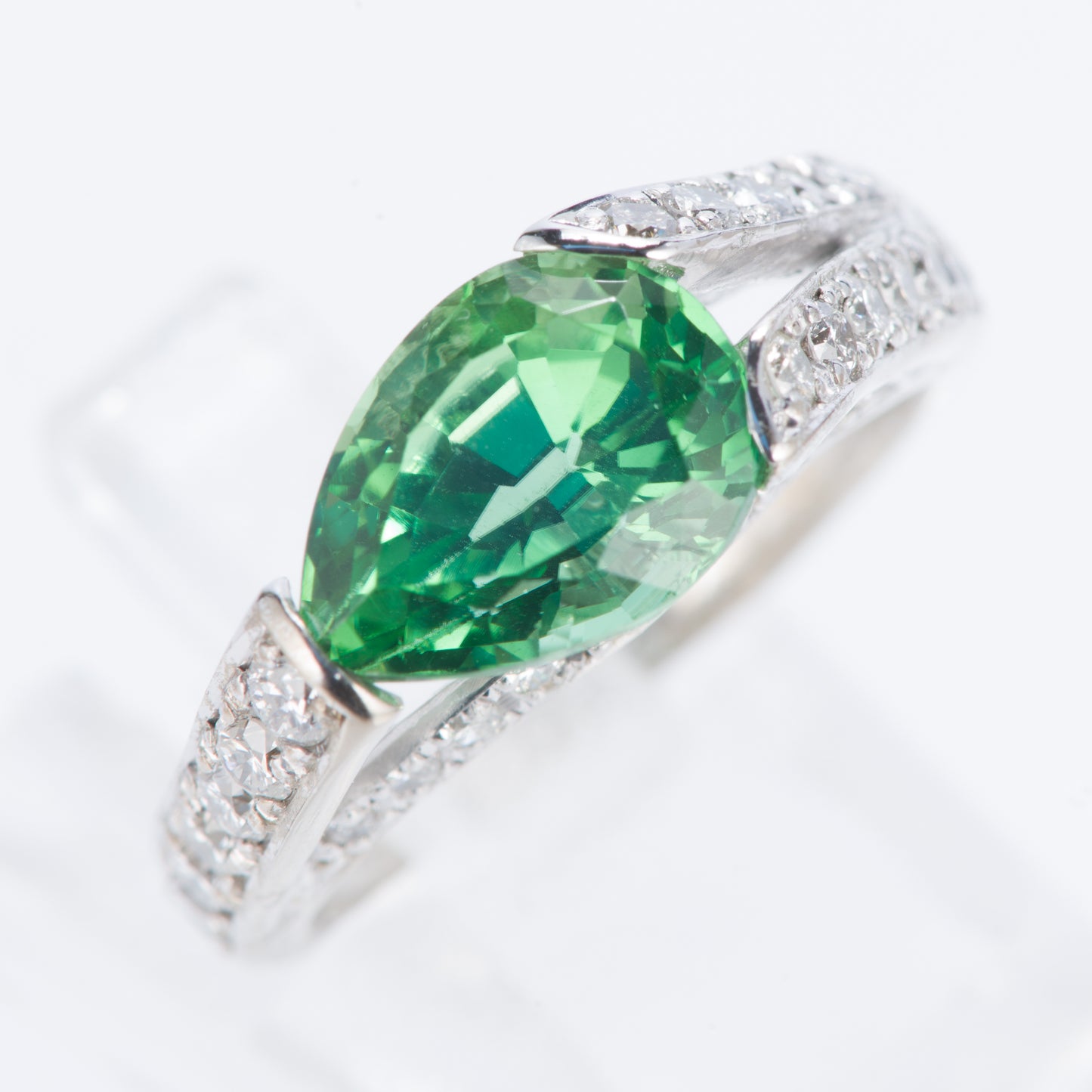 グリーントルマリンxダイヤモンド ホワイトゴールドリング GT: 3.075 ct D: 1.24ct K18WG