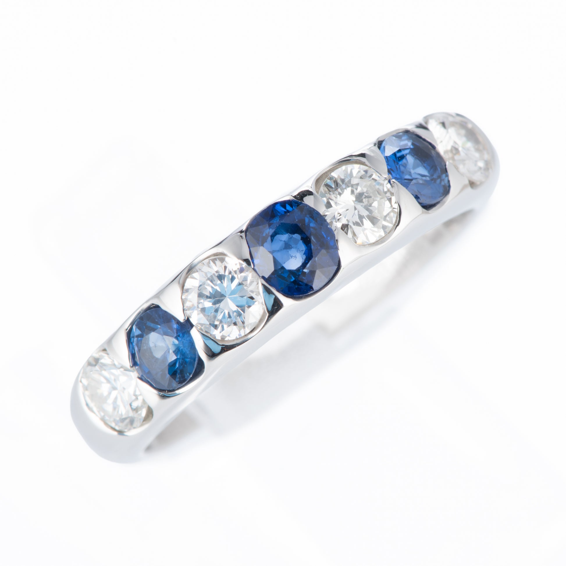 ライン サファイアxダイヤモンド プラチナリング S: 0.63 ct D: 0.73ct Pt900