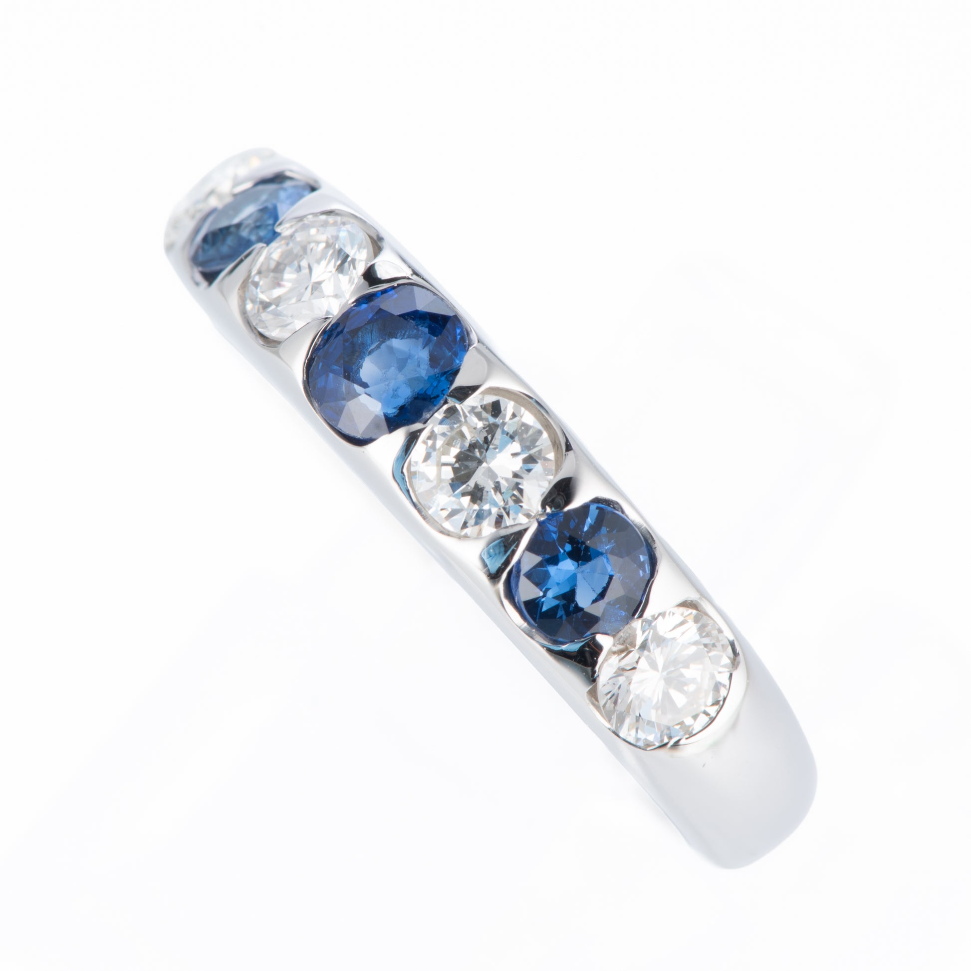 ライン サファイアxダイヤモンド プラチナリング S: 0.63 ct D: 0.73ct Pt900