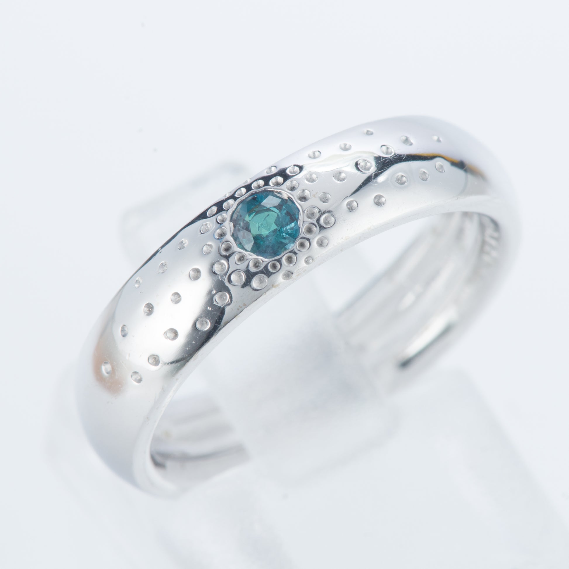 アレキサンドライトホワイトゴールドリング Al 0.12ct K18WG