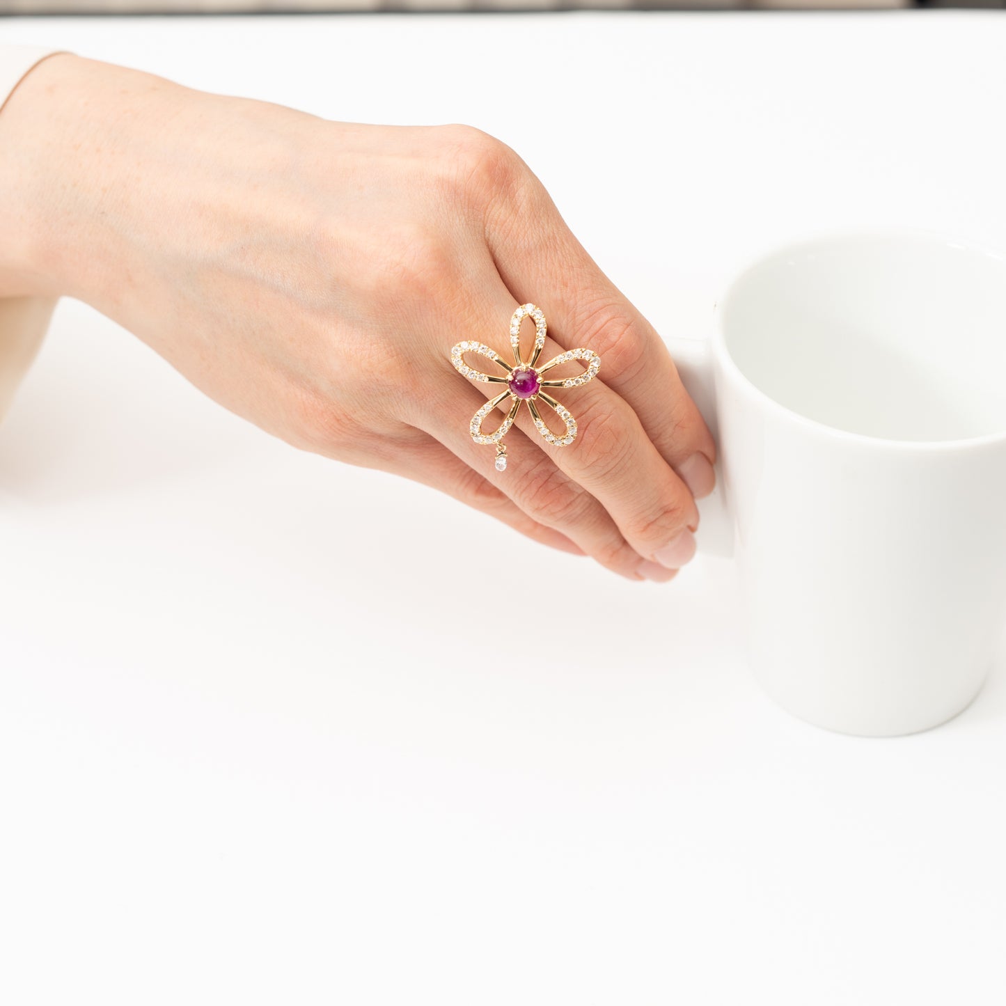 フラワーリング イエローゴールド製スタールビーリング (SR: 1.43ct D: 0.88ct K18YG)