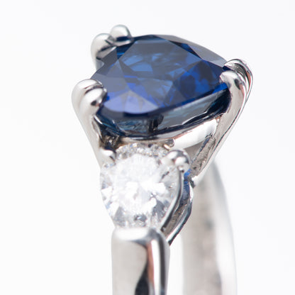 ロイヤルブルーサファイアxダイヤモンド プラチナリング S: 1.73ct D: 0.43ct Pt900