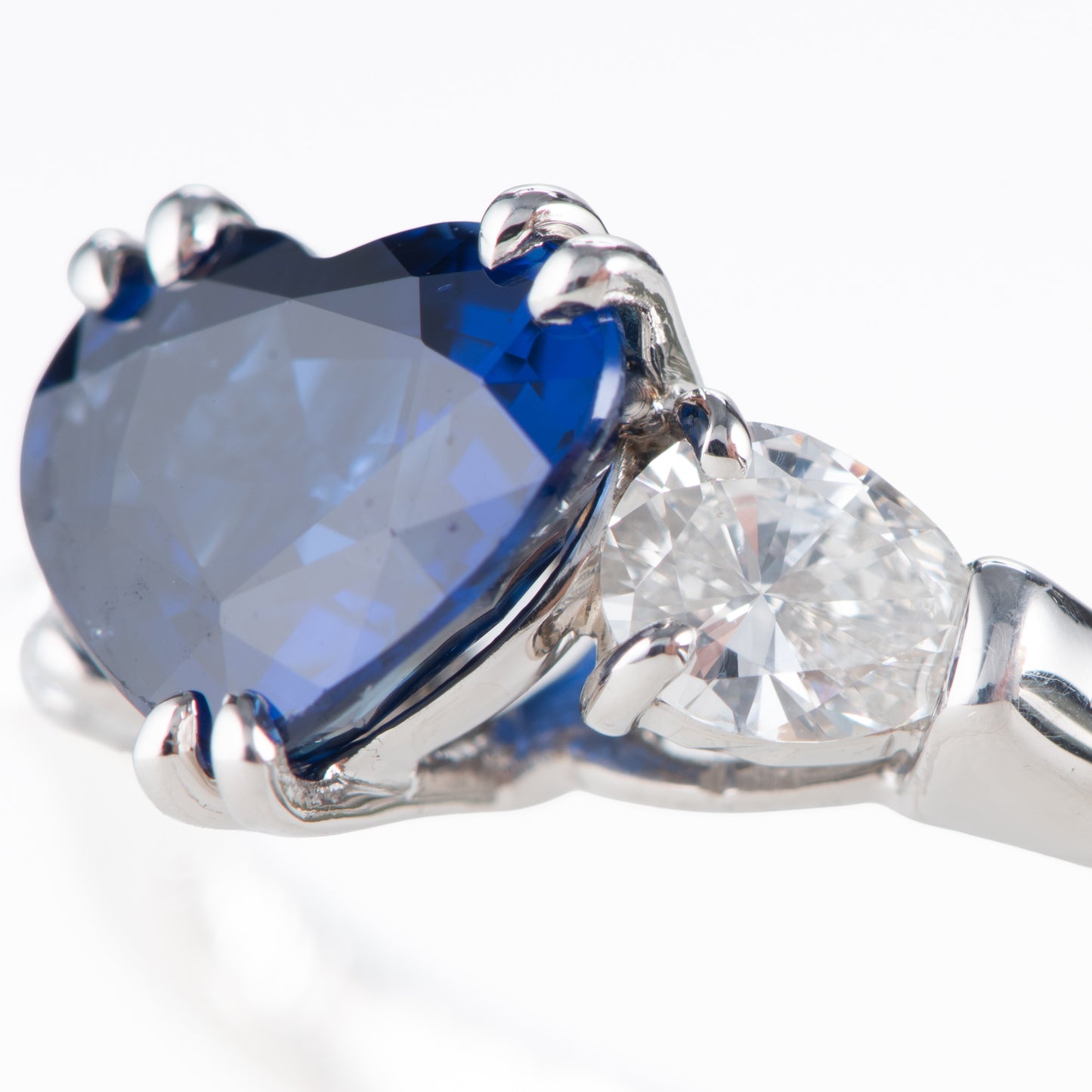 ロイヤルブルーサファイアxダイヤモンド プラチナリング S: 1.73ct D: 0.43ct Pt900