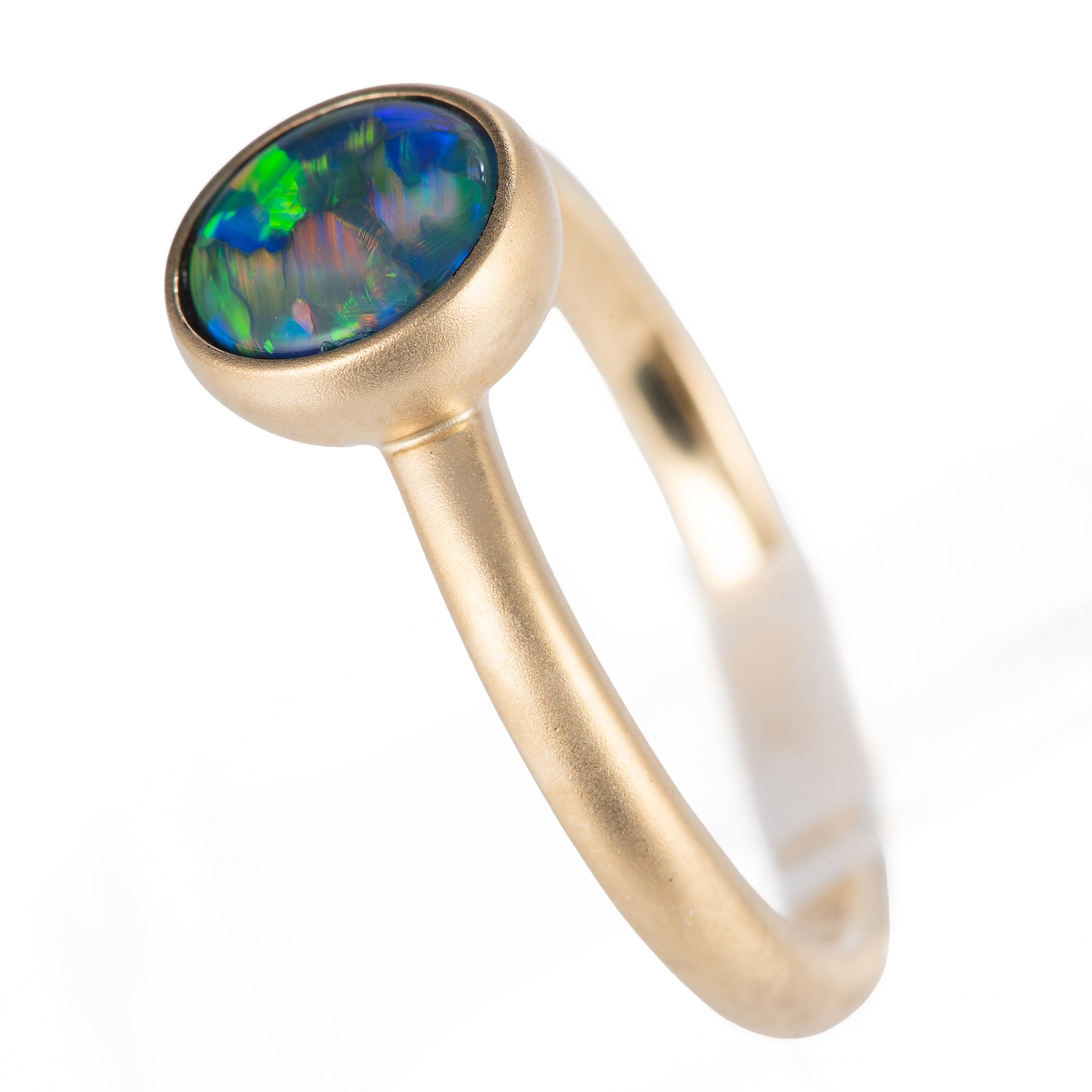 ポイント ブラックオパールイエローゴールドリング O: 0.66ct K18YG