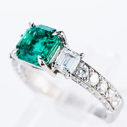 コロンビア産エメラルドxダイヤモンド プラチナリング E: 1.71ct D: 1.24ct Pt950