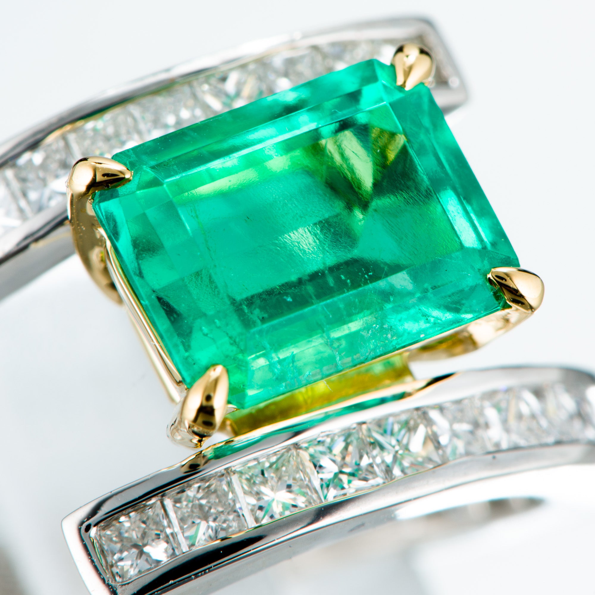 2.61ct コロンビア産エメラルドxダイヤモンド プラチナ製リング E:2.61