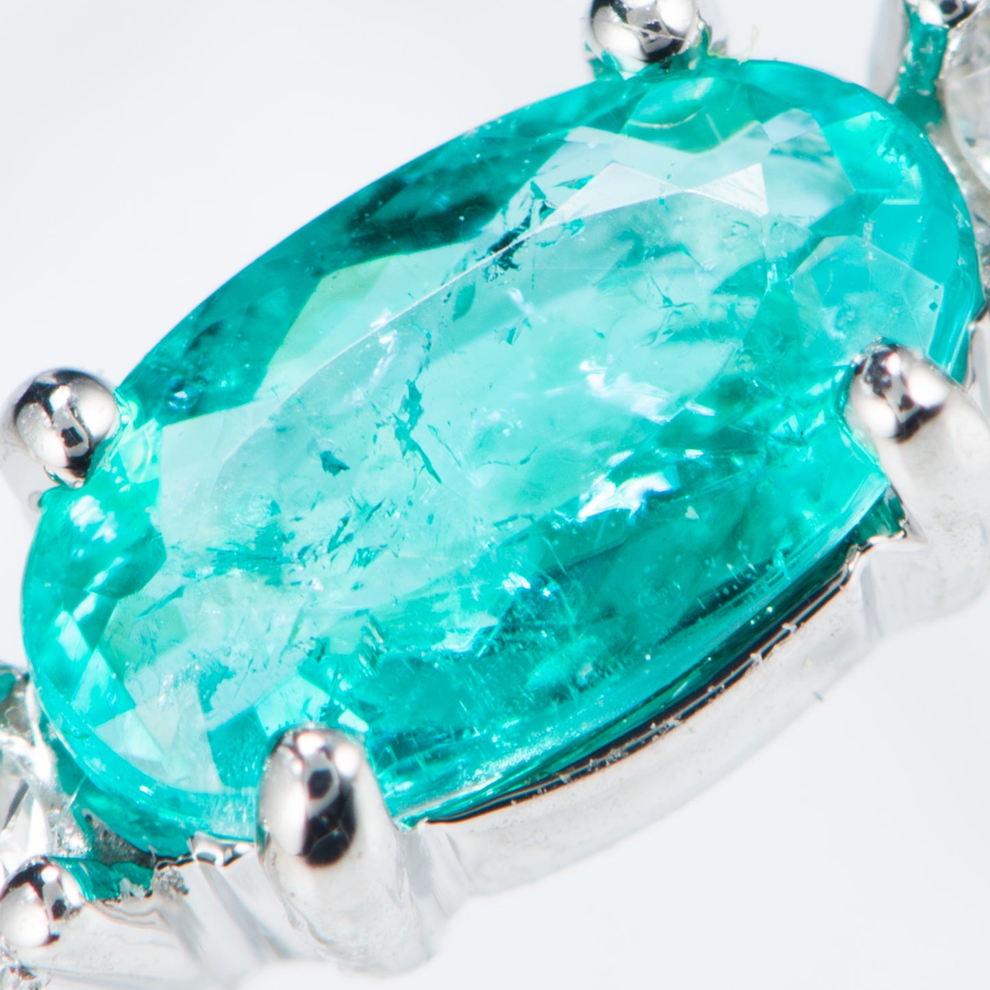 ブラジル産パライバトルマリンxダイヤモンドプラチナ製リング(0.39ct 0.37 Pt950 GIA)