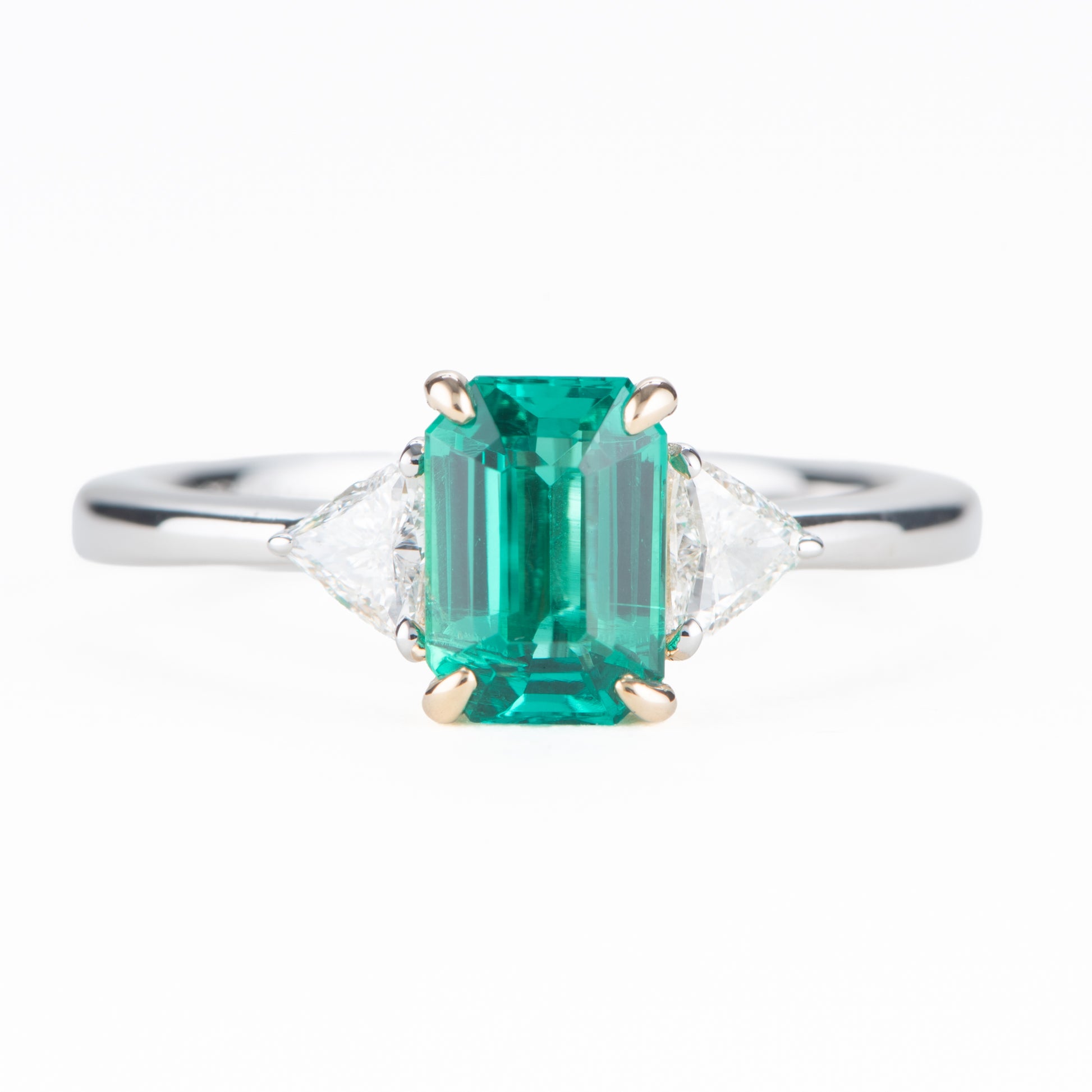 0.92ct コロンビア産エメラルドxダイヤモンド プラチナ製リング E:0.92ct D:0.24ct Pt950/K18YG GIA