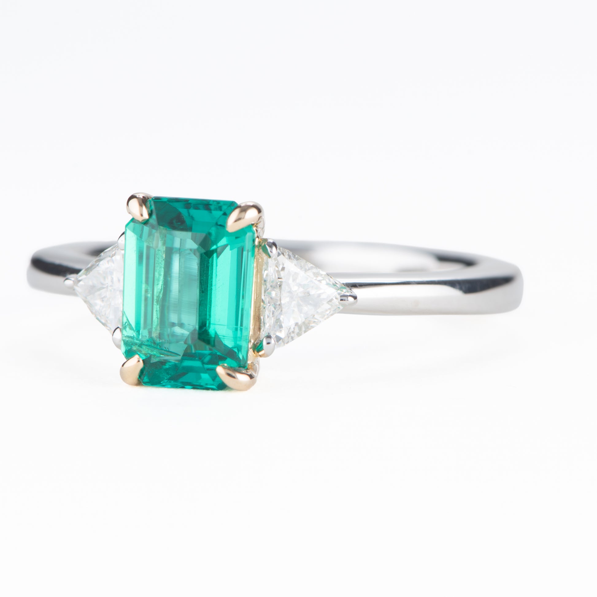 0.92ct コロンビア産エメラルドxダイヤモンド プラチナ製リング E:0.92ct D:0.24ct Pt950/K18YG GIA