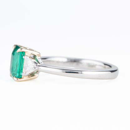 0.92ct コロンビア産エメラルドxダイヤモンド プラチナ製リング E:0.92ct D:0.24ct Pt950/K18YG GIA 側面