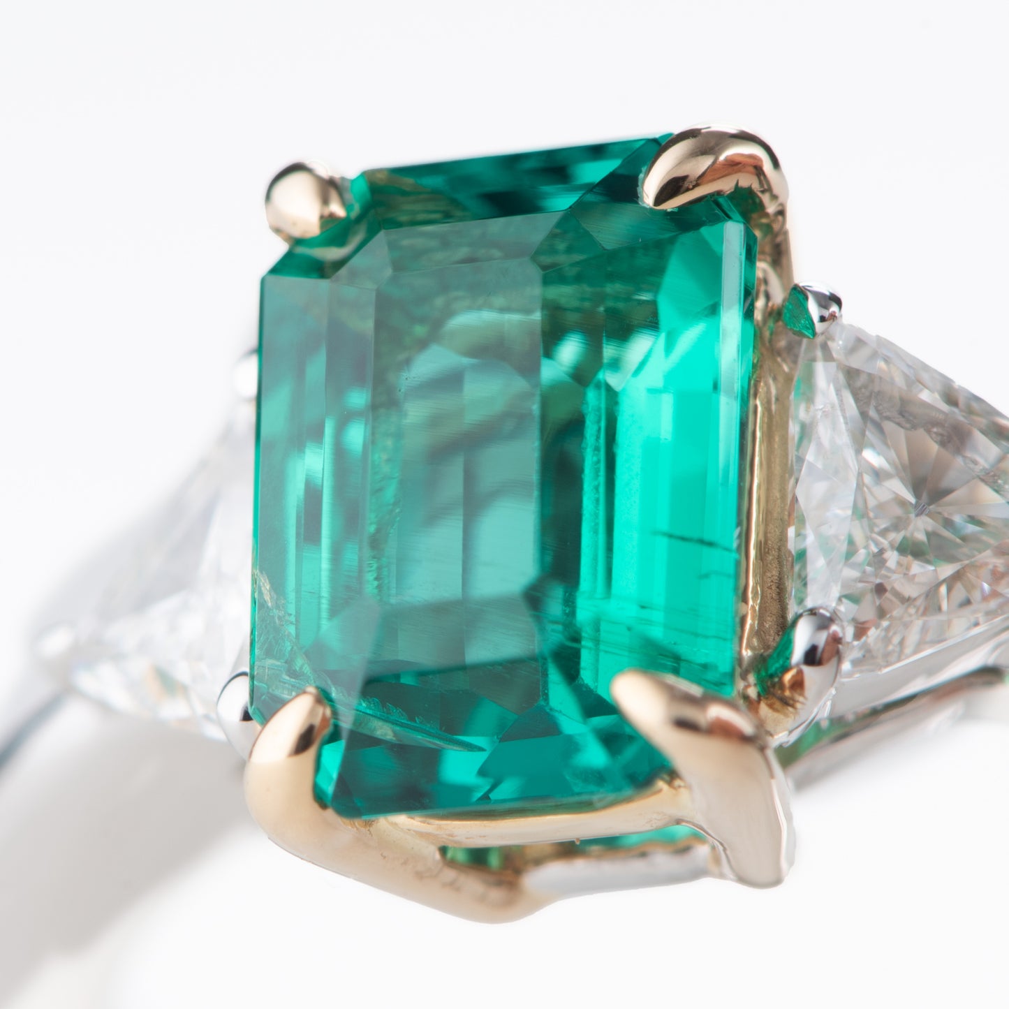 0.92ct コロンビア産エメラルドxダイヤモンド プラチナ製リング E:0.92ct D:0.24ct Pt950/K18YG GIA