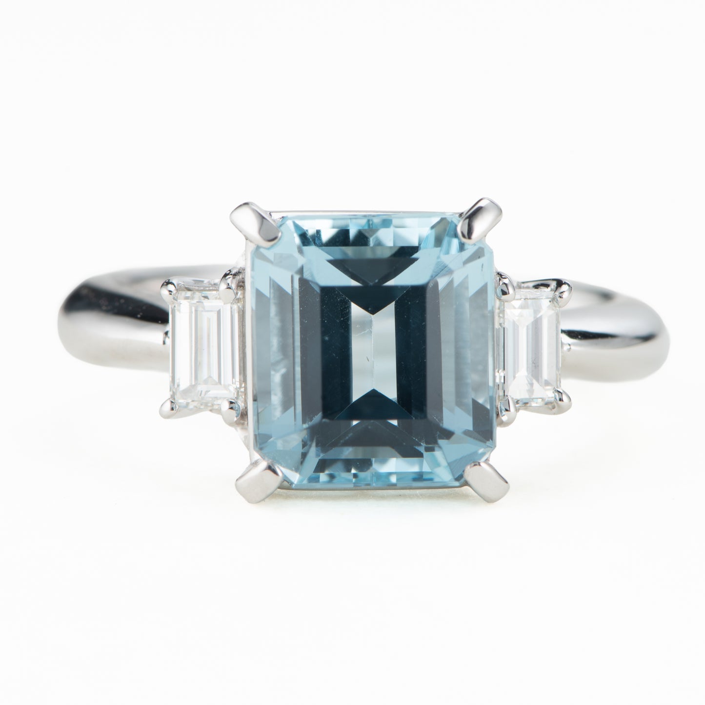 アクアマリン　プラチナ製リング To: 2.73ct D:0.30ct Pt900