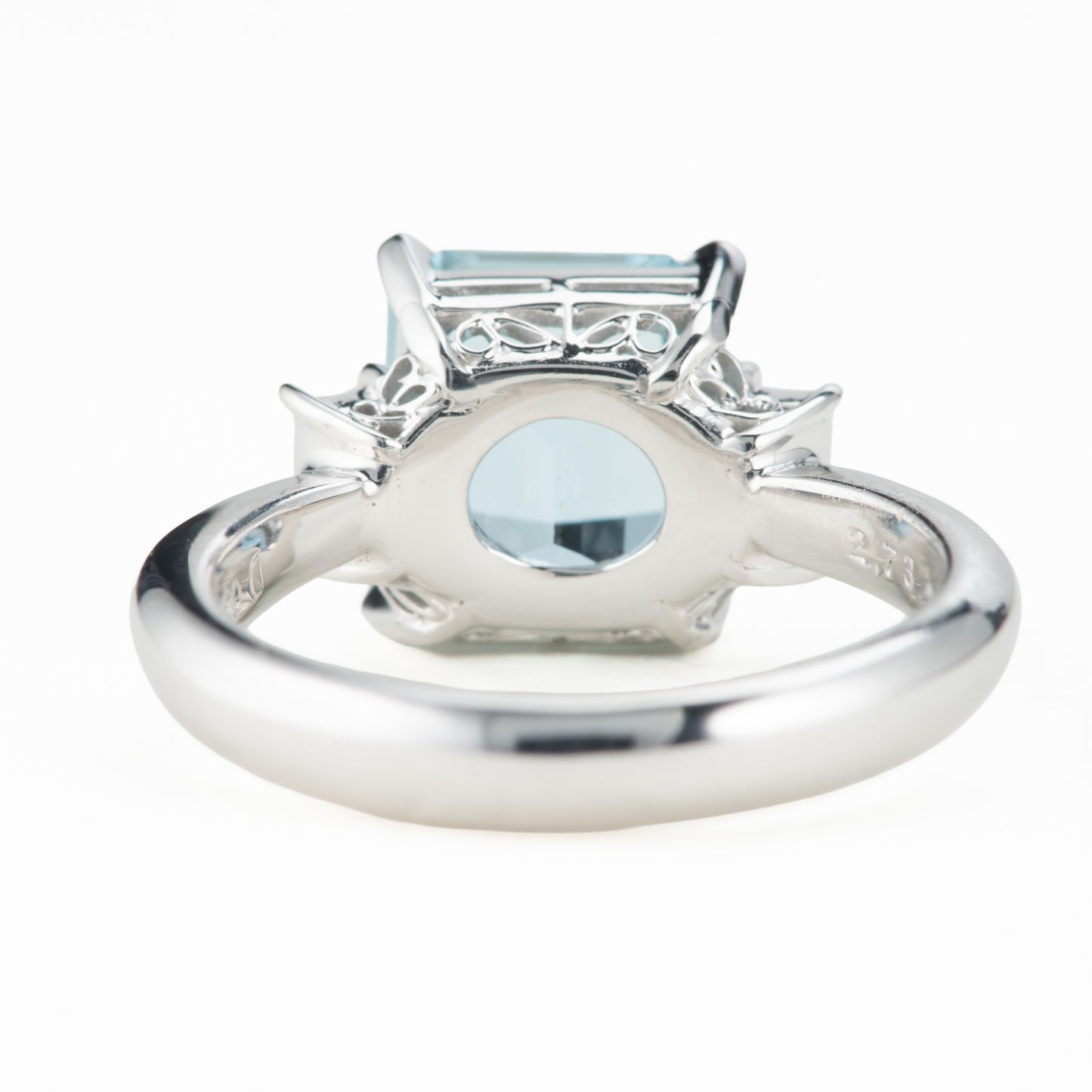 アクアマリン　プラチナ製リング To: 2.73ct D:0.30ct Pt900