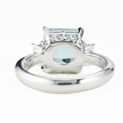 アクアマリン　プラチナ製リング To: 2.73ct D:0.30ct Pt900