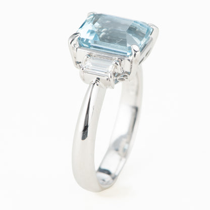 アクアマリン　プラチナ製リング To: 2.73ct D:0.30ct Pt900