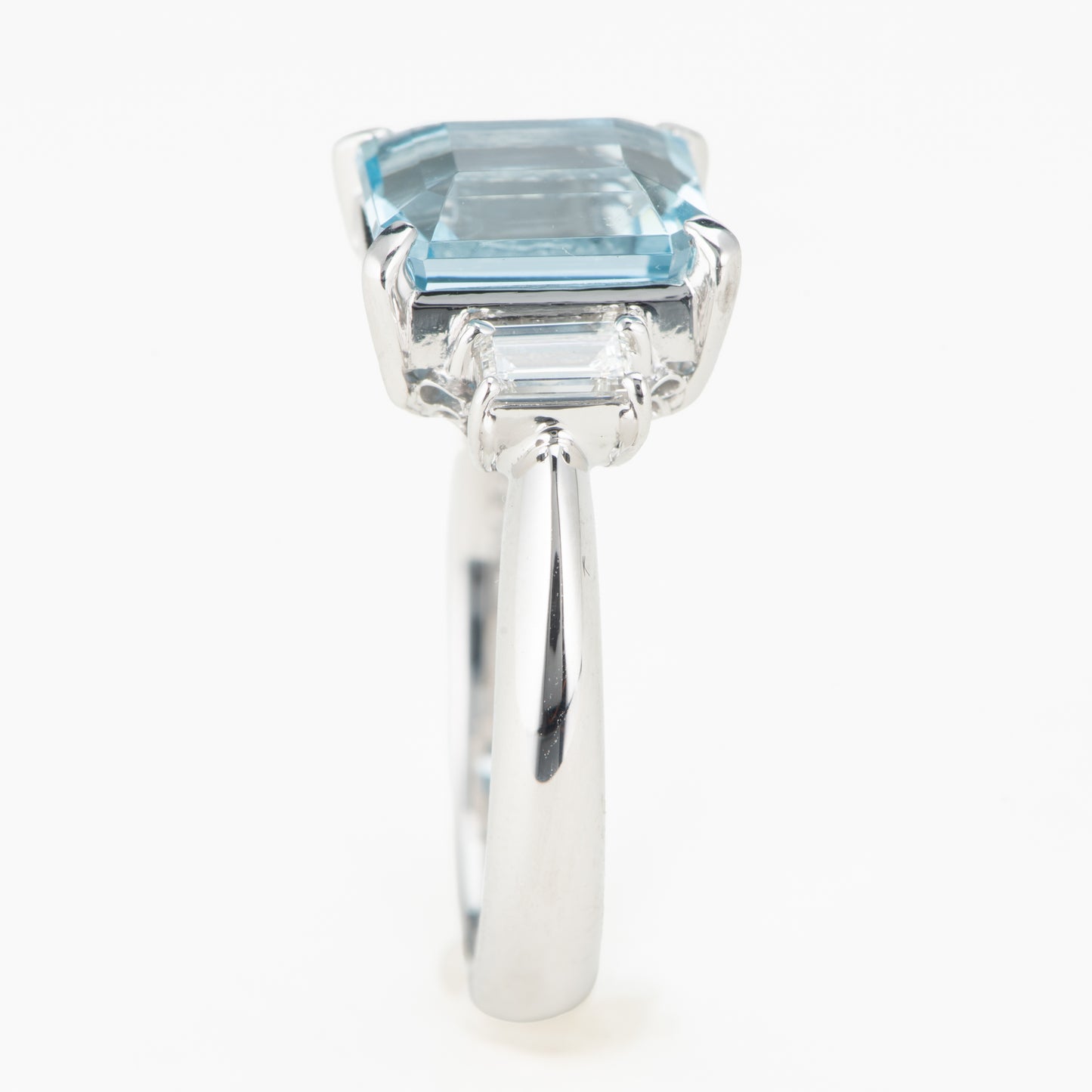 アクアマリン　プラチナ製リング To: 2.73ct D:0.30ct Pt900