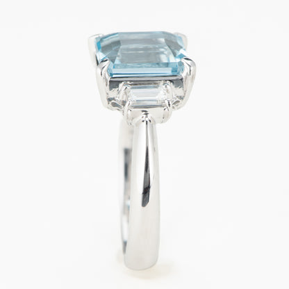 アクアマリン　プラチナ製リング To: 2.73ct D:0.30ct Pt900